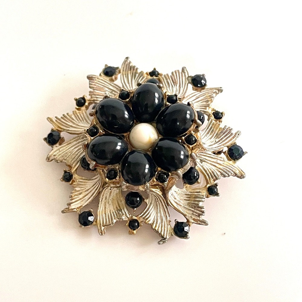Vintage Black & White Floral Starburst Brooch with Cabochon Rhinestone D'ARNE 2" - Picture 3 of 9